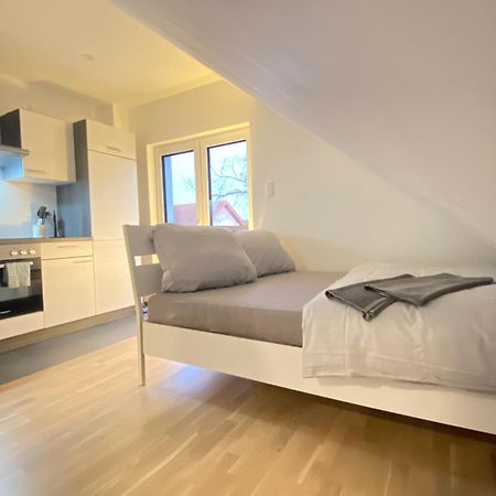 Charmantes Studio-Apartment Im Herzen Von Neureut - Fussbodenheizung, Regendusche, Waschmaschine, Stellplatz كارلسروه المظهر الخارجي الصورة