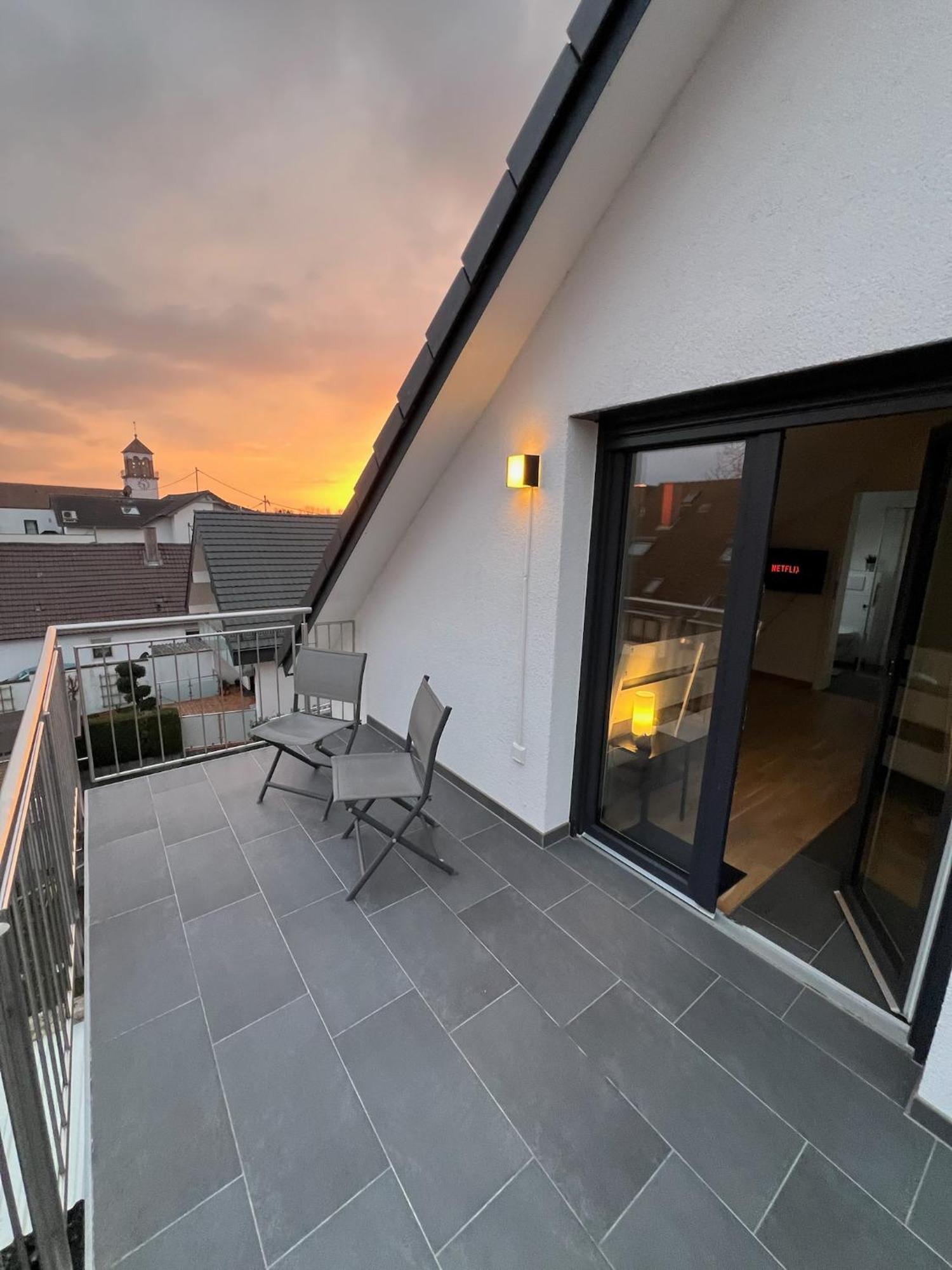 Charmantes Studio-Apartment Im Herzen Von Neureut - Fussbodenheizung, Regendusche, Waschmaschine, Stellplatz كارلسروه المظهر الخارجي الصورة